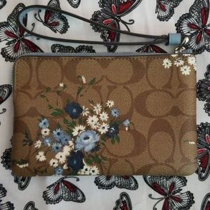 Coach Bags - Coach Wristlet Coach Bags - Coach Wristlet